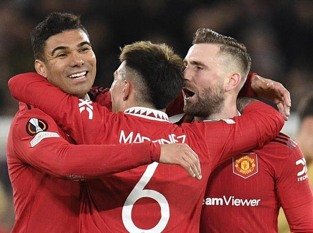 Manchester United vil rejse penge til at genopbygge holdet